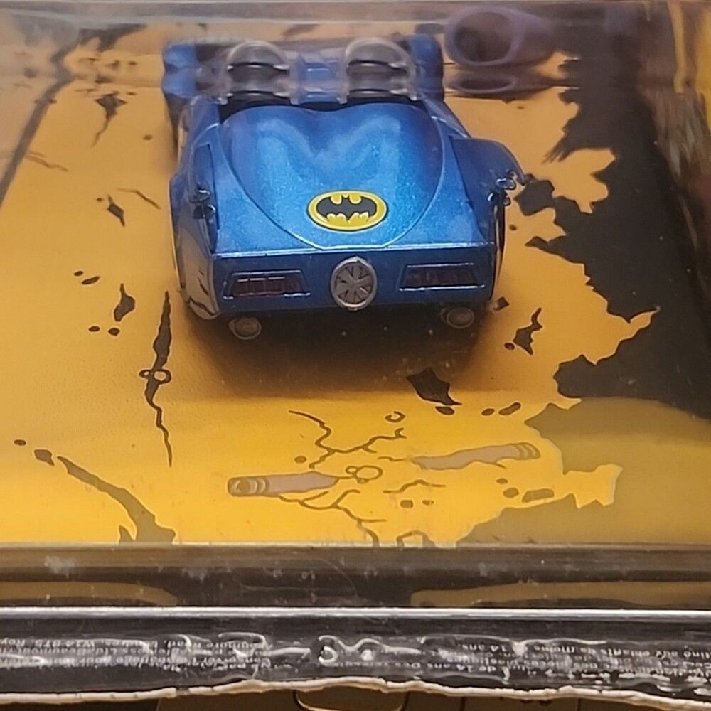 Eaglemoss Batman Automobilia Batman #311 (Blue) Sealed - Picture 4 of 4